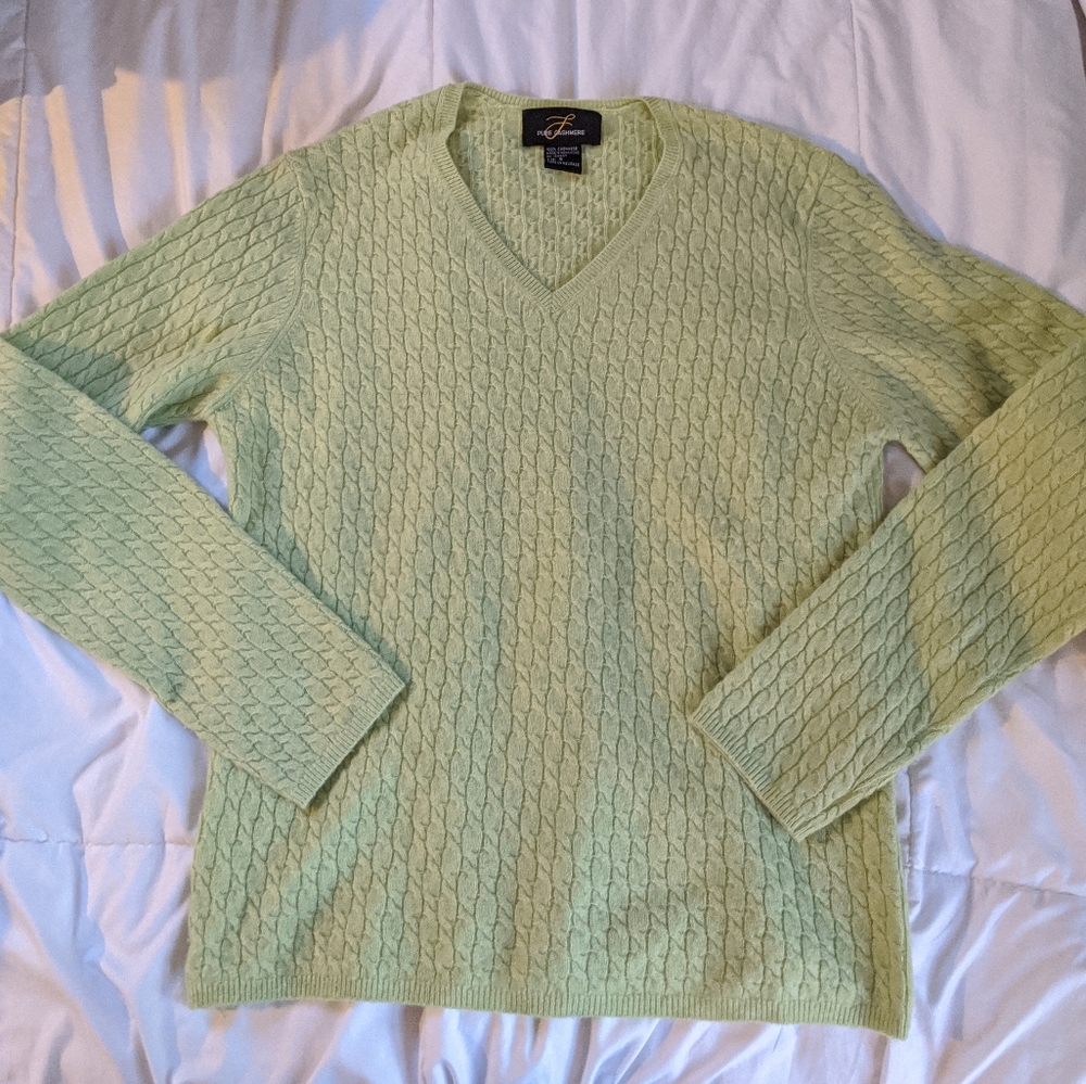 Light green v-neck cashmere sweater